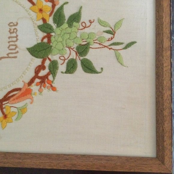 Vintage embroidery crewel wall hangings framed "peace be to this house" framed - Picture 6 of 9